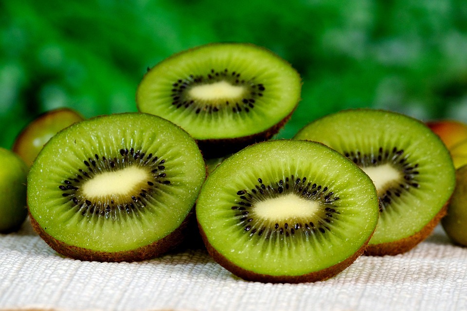 Kiwi fruits are very rich in vitamin C, antioxidants and minerals